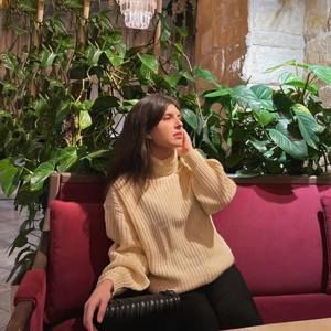 Meet your Posher, Ilona